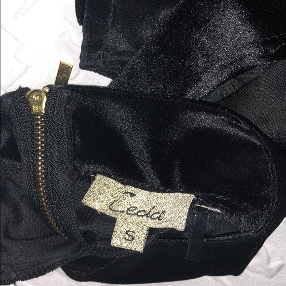 Black velour crop top - Picture 3 of 3